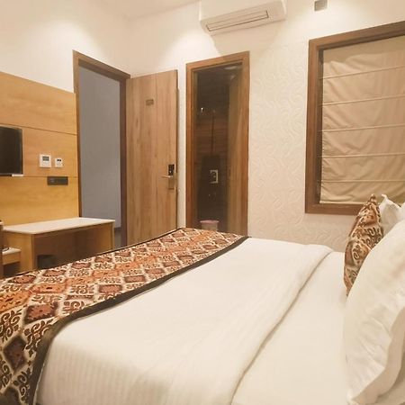 Blessings Hotel Amritsar Esterno foto