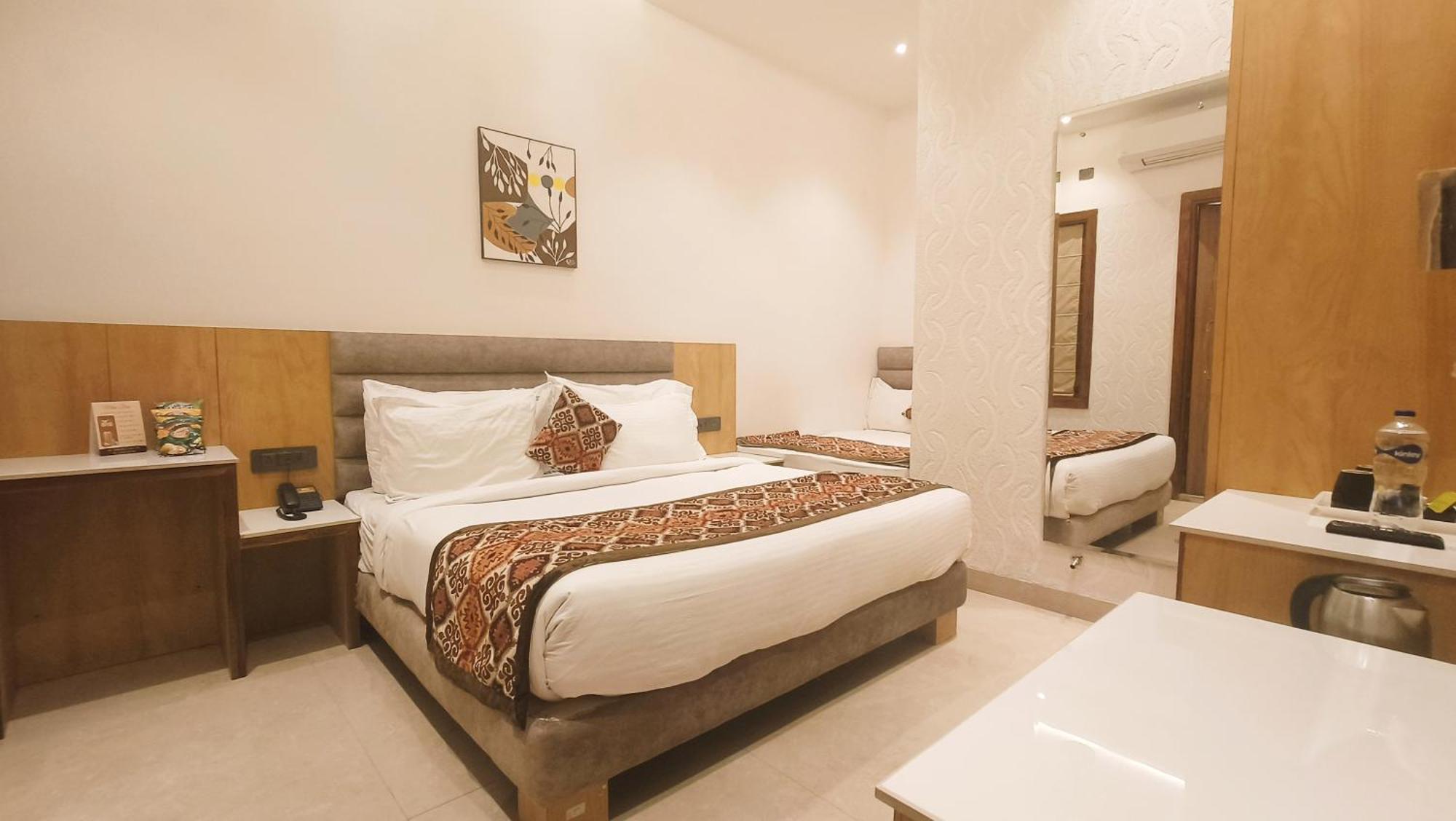 Blessings Hotel Amritsar Esterno foto