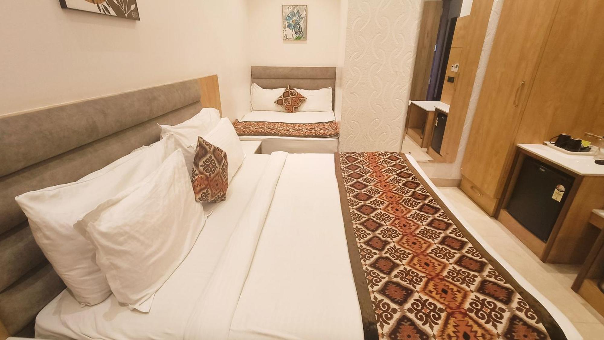Blessings Hotel Amritsar Esterno foto