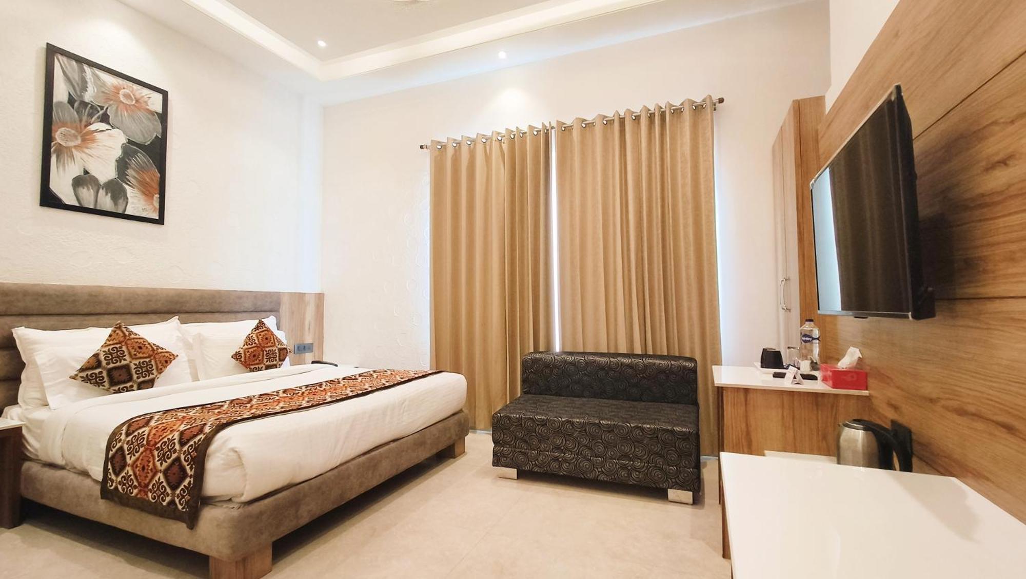 Blessings Hotel Amritsar Esterno foto