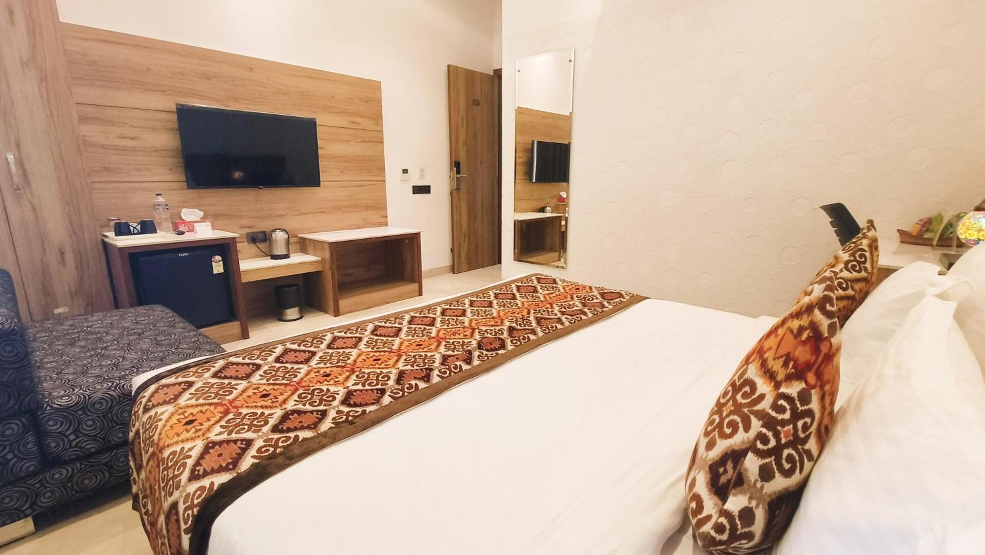 Blessings Hotel Amritsar Esterno foto
